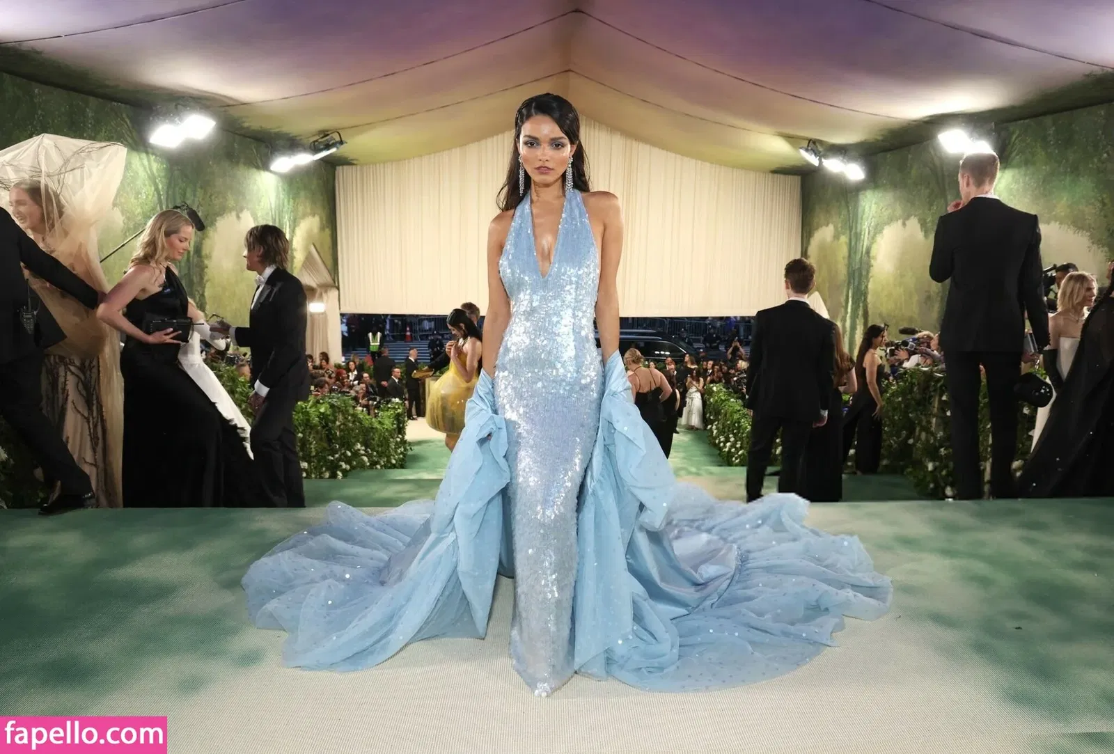 Rachel Zegler Onlyfans Photo Gallery 