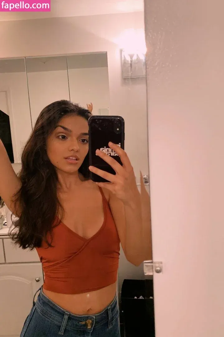 Rachel Zegler Onlyfans Photo Gallery 