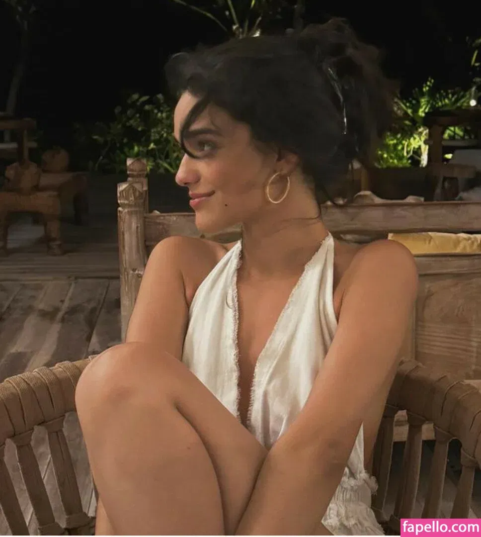 Rachel Zegler Onlyfans Photo Gallery 