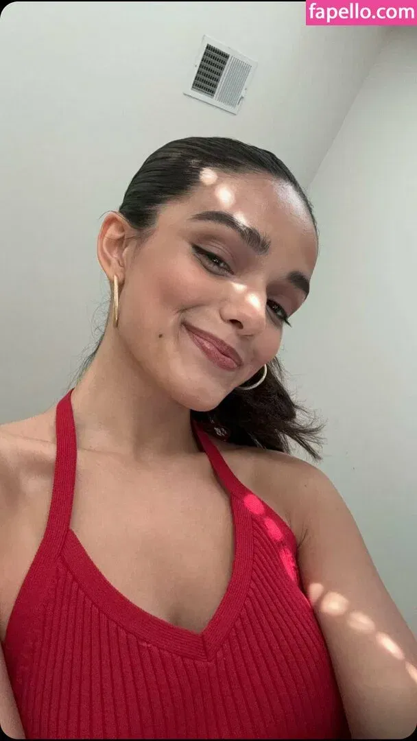 Rachel Zegler Onlyfans Photo Gallery 