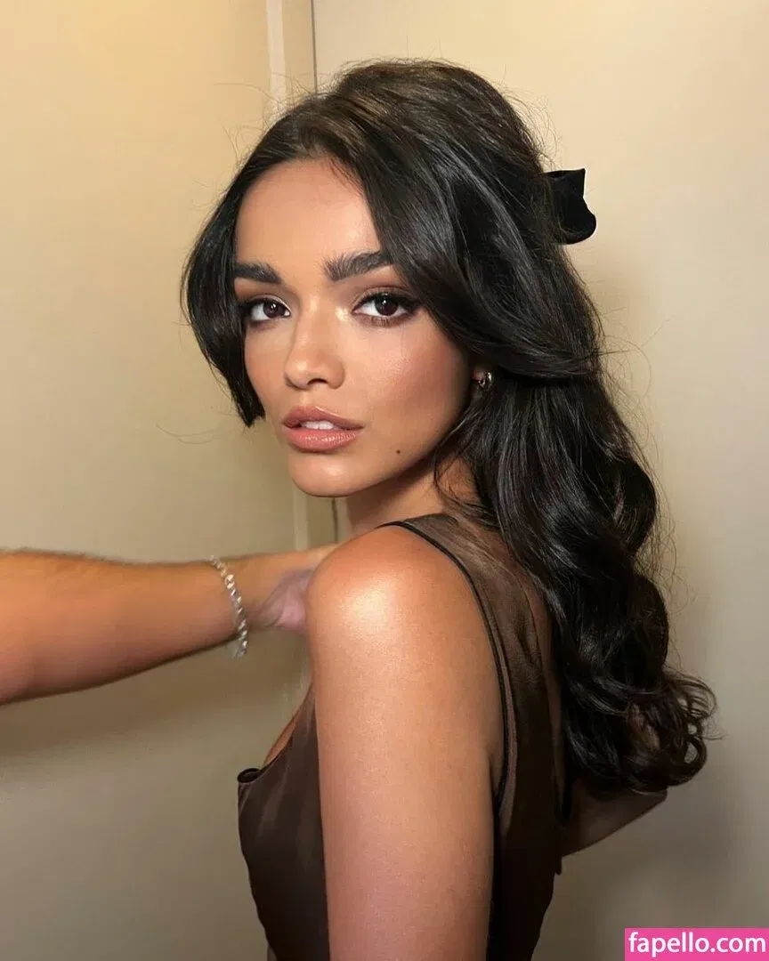 Rachel Zegler Onlyfans Photo Gallery 