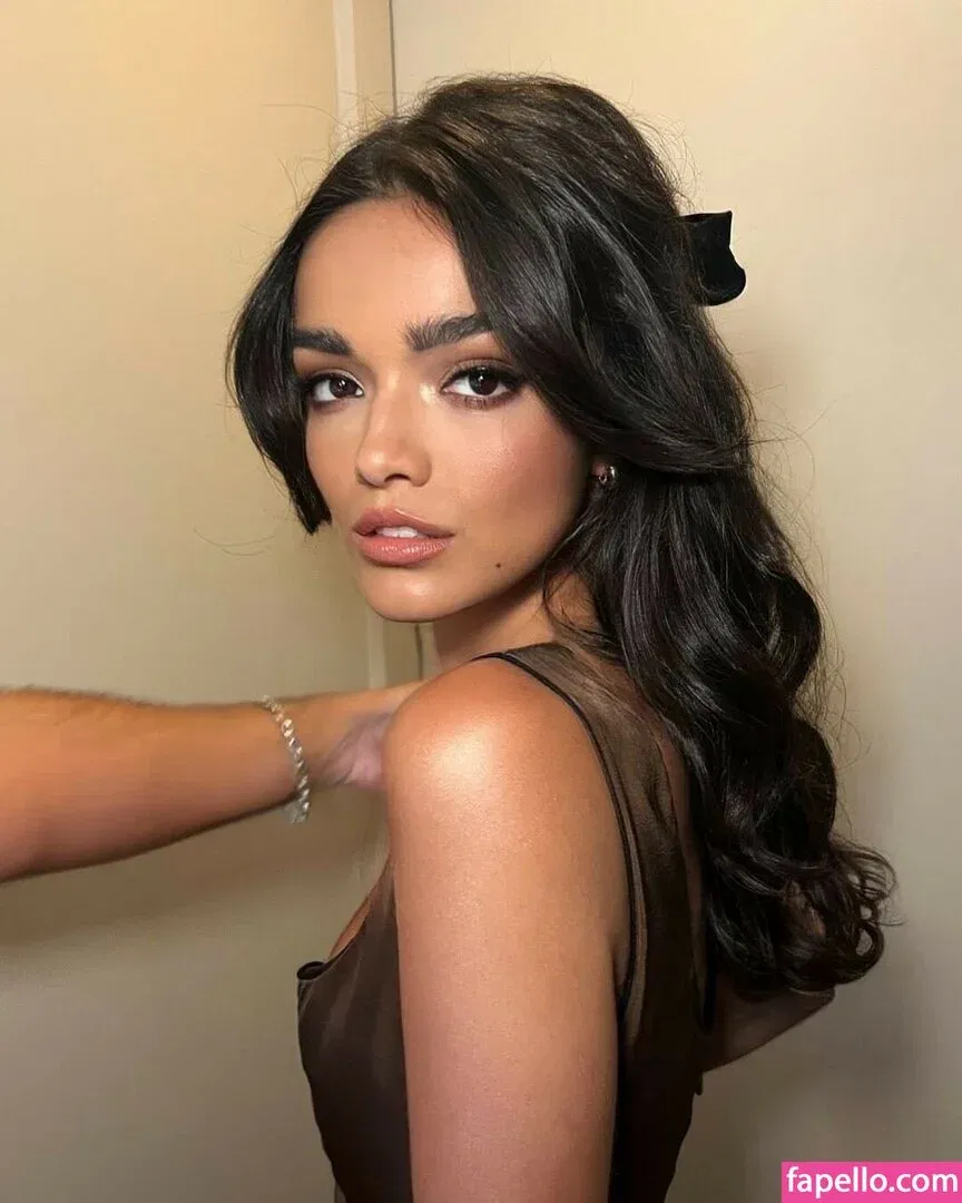 Rachel Zegler Onlyfans Photo Gallery 