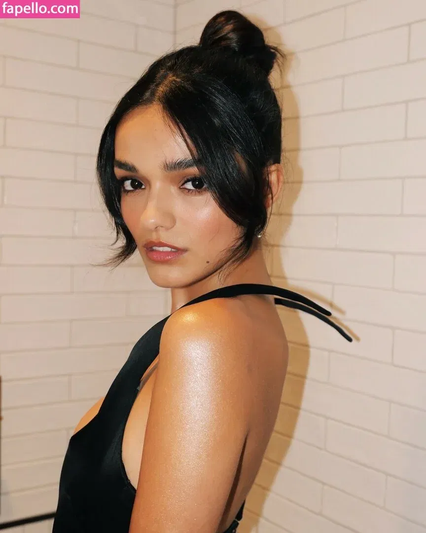 Rachel Zegler Onlyfans Photo Gallery 