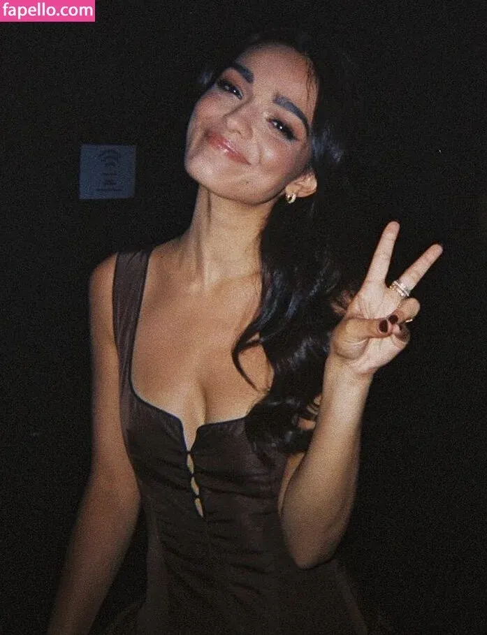 Rachel Zegler Onlyfans Photo Gallery 