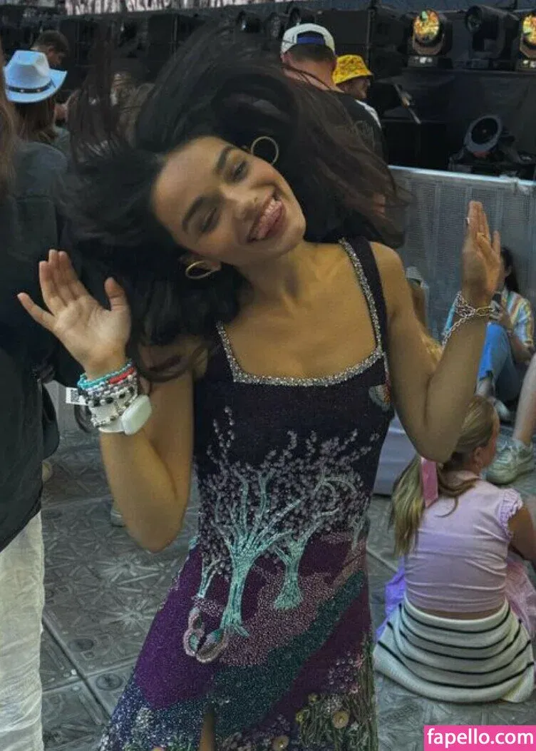 Rachel Zegler Onlyfans Photo Gallery 