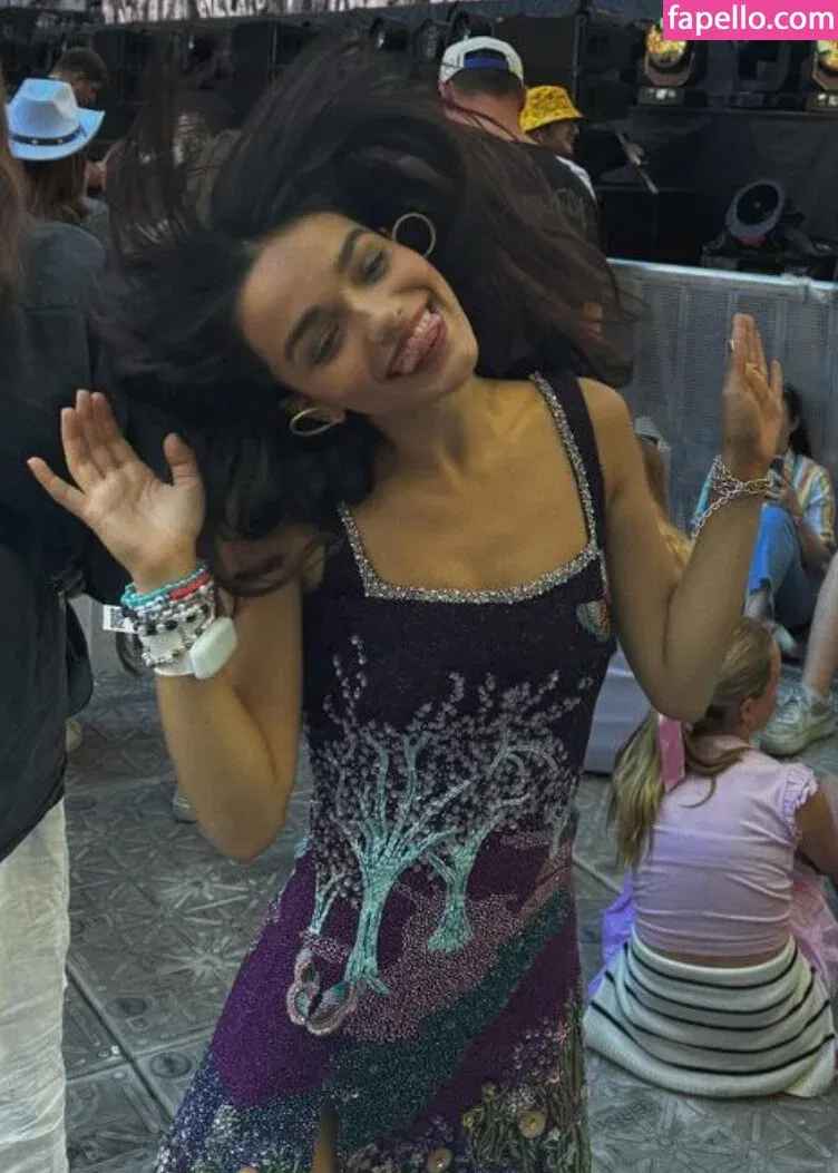 Rachel Zegler Onlyfans Photo Gallery 