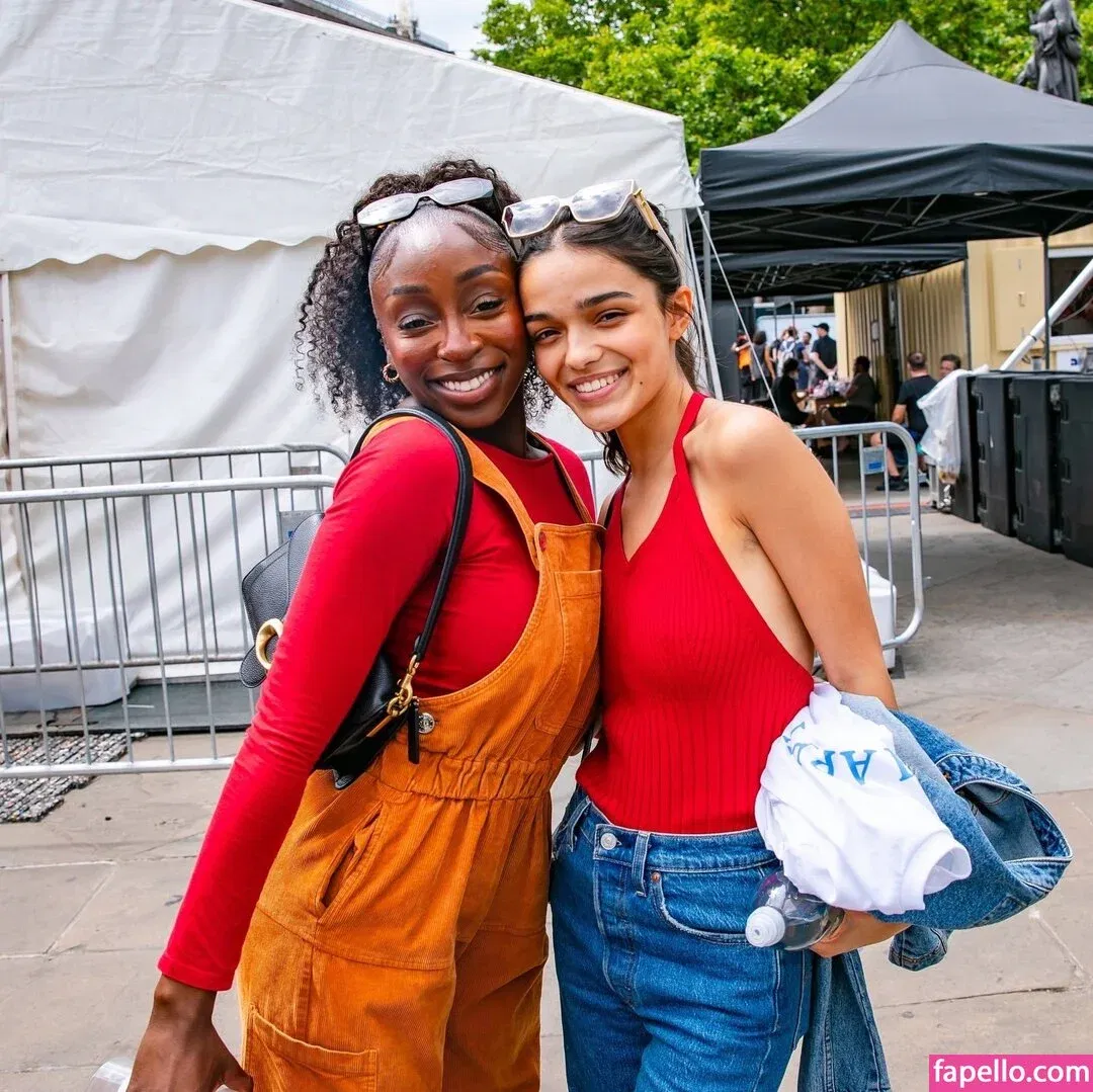 Rachel Zegler Onlyfans Photo Gallery 