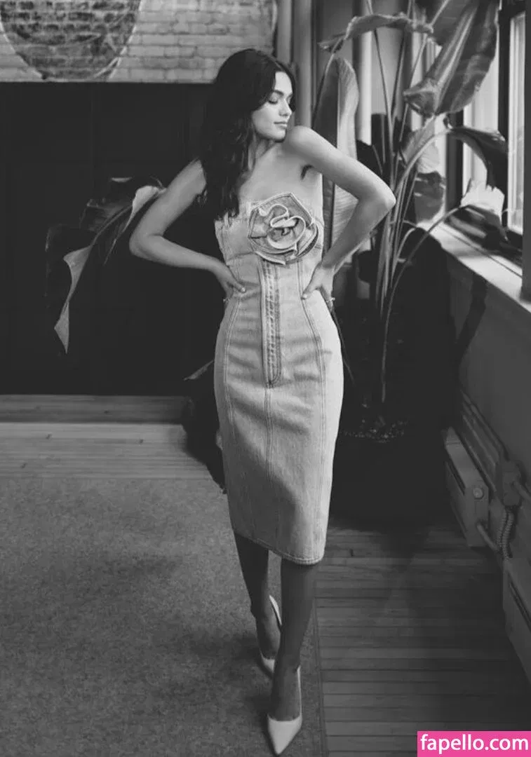 Rachel Zegler Onlyfans Photo Gallery 