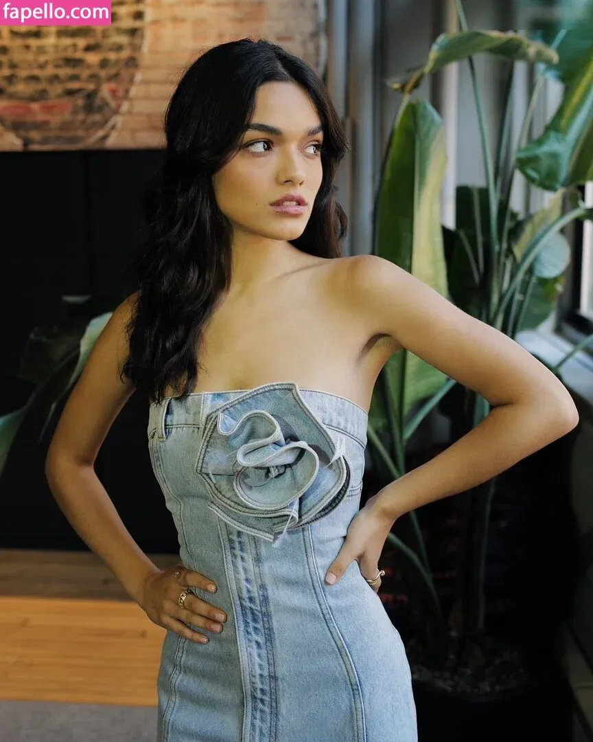 Rachel Zegler Onlyfans Photo Gallery 