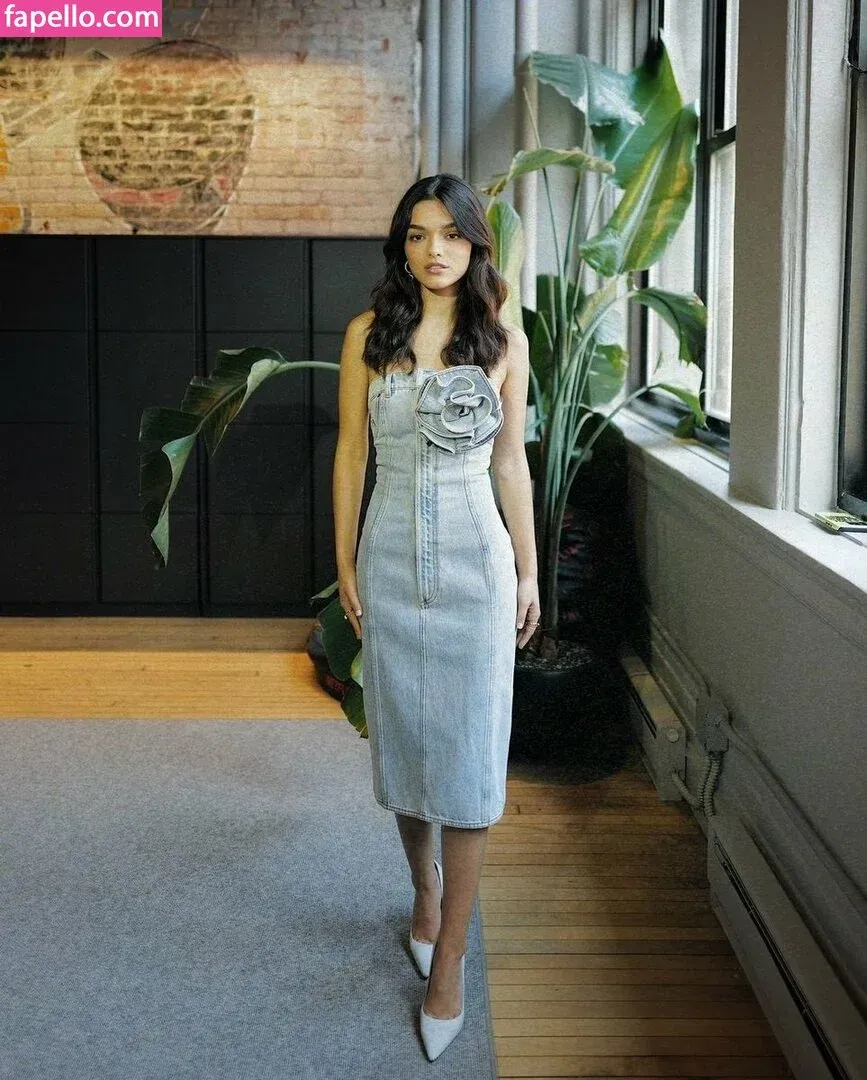 Rachel Zegler Onlyfans Photo Gallery 