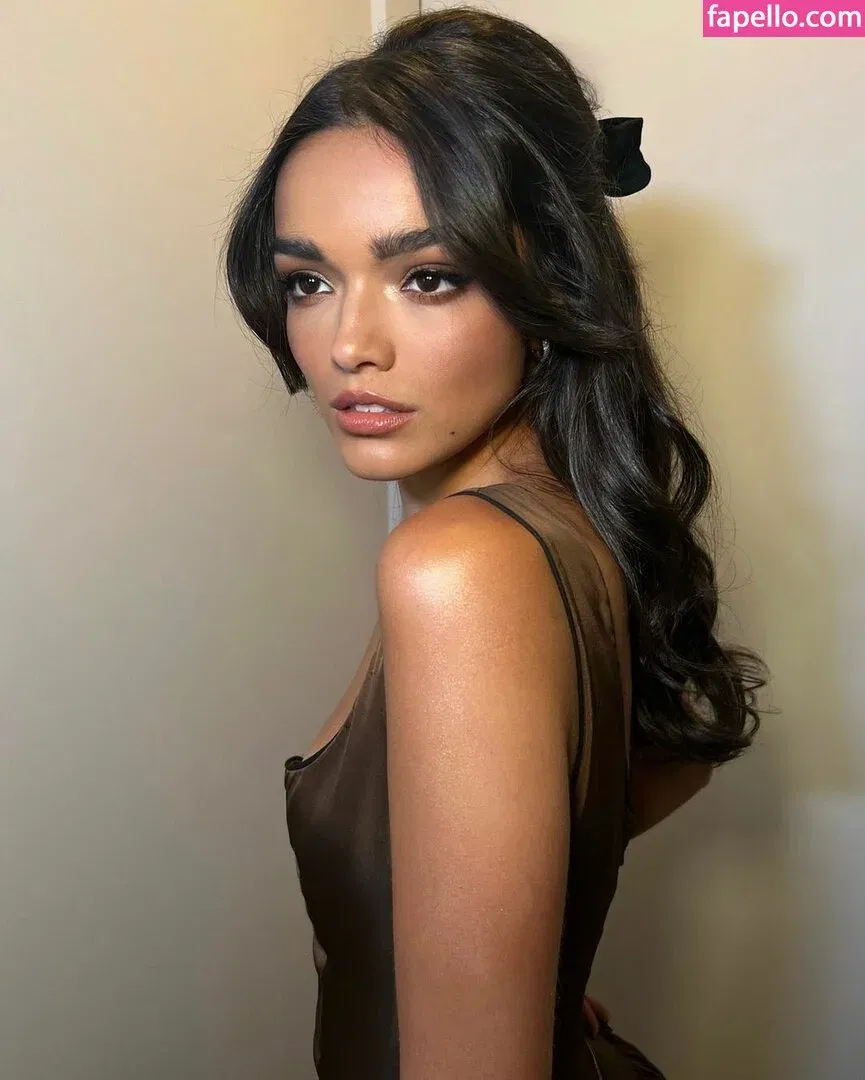 Rachel Zegler Onlyfans Photo Gallery 