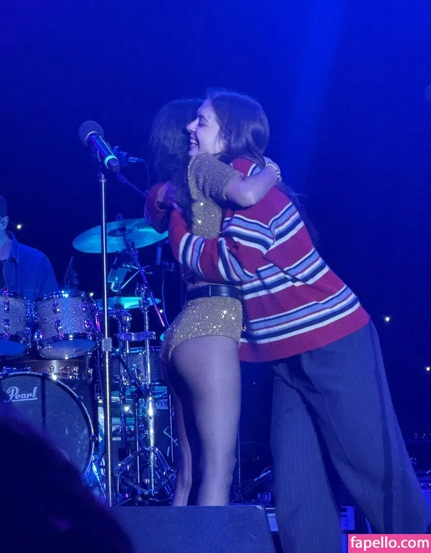 Rachel Zegler Onlyfans Photo Gallery 