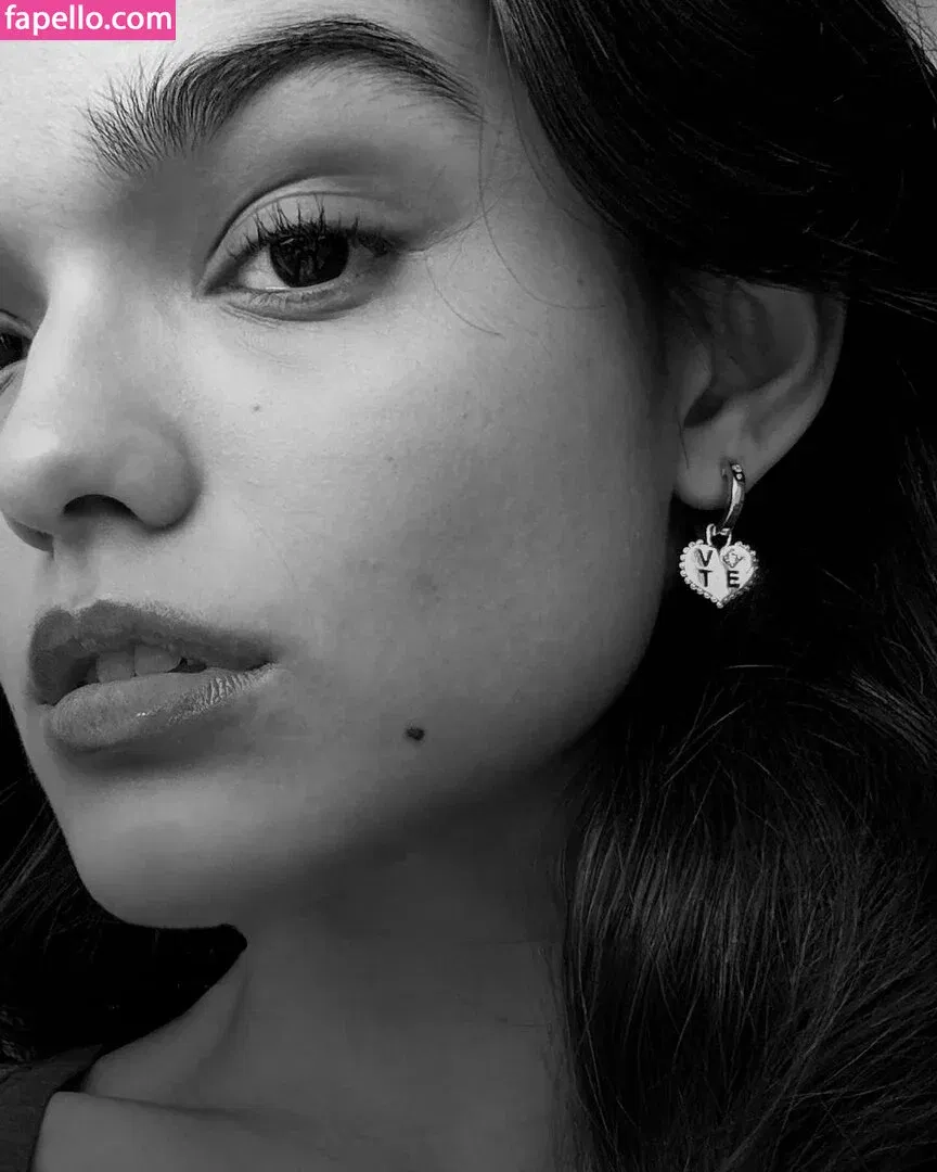 Rachel Zegler Onlyfans Photo Gallery 