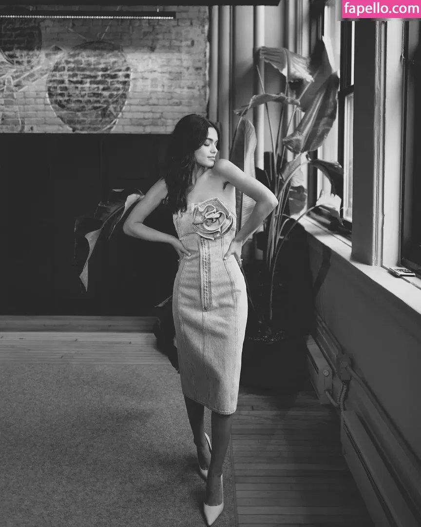 Rachel Zegler Onlyfans Photo Gallery 