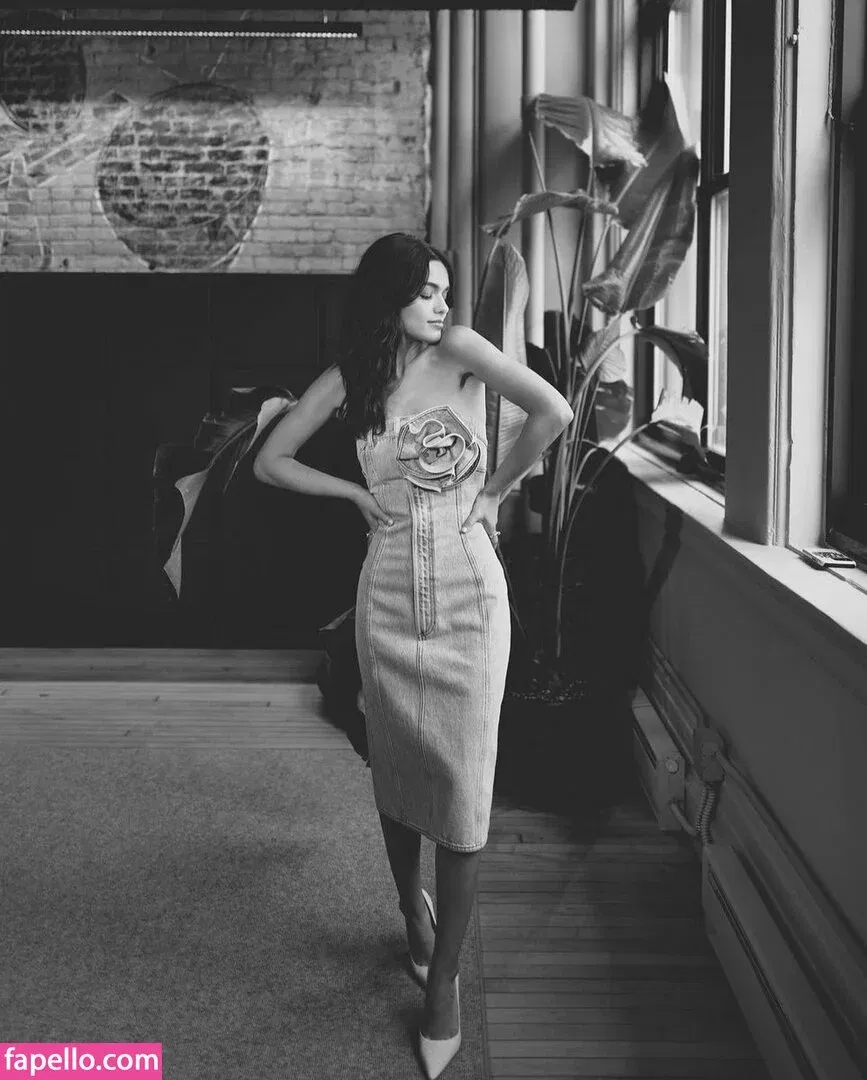 Rachel Zegler Onlyfans Photo Gallery 