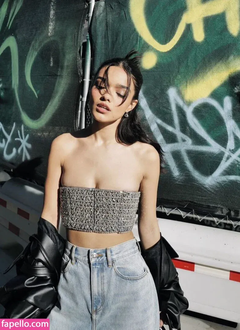 Rachel Zegler Onlyfans Photo Gallery 