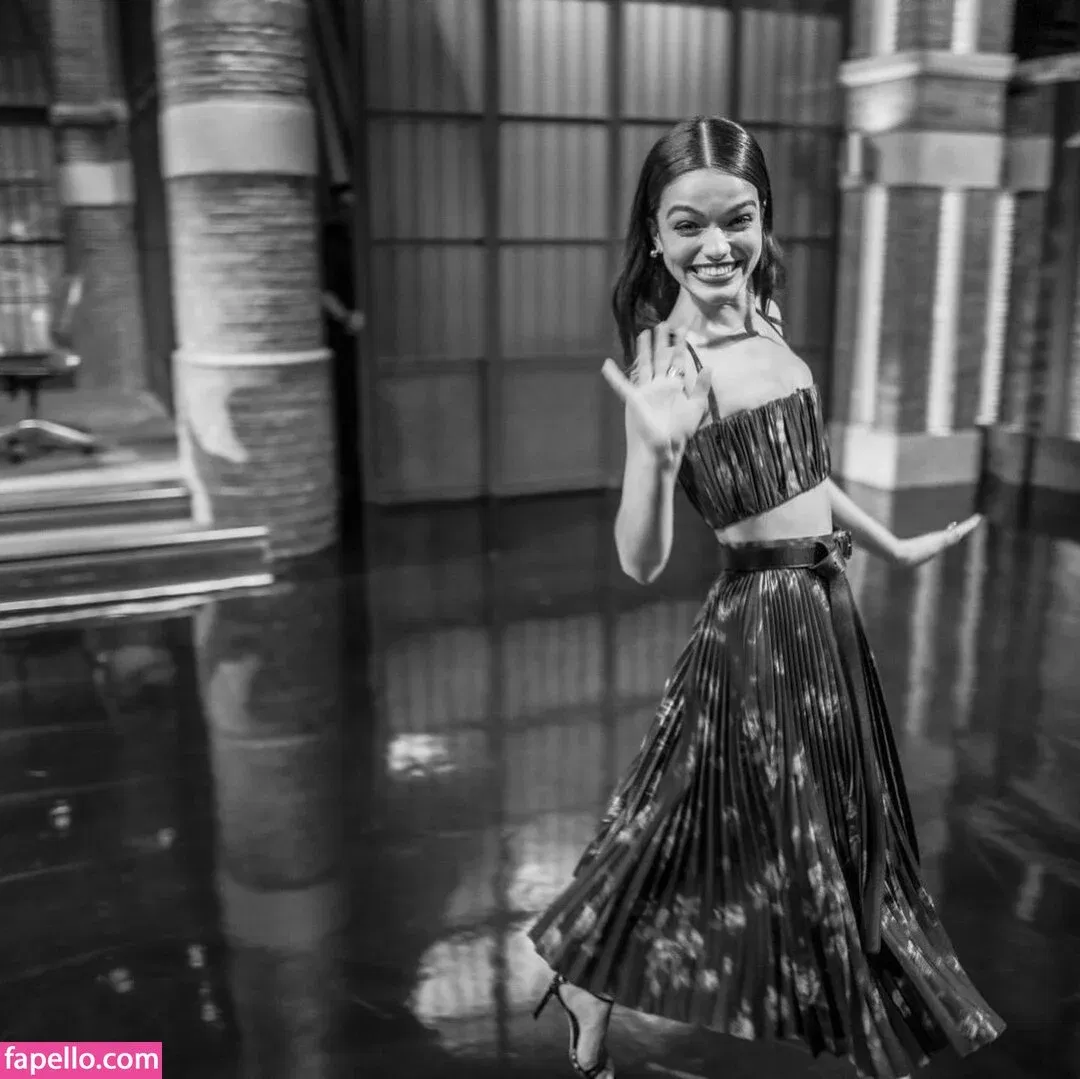 Rachel Zegler Onlyfans Photo Gallery 