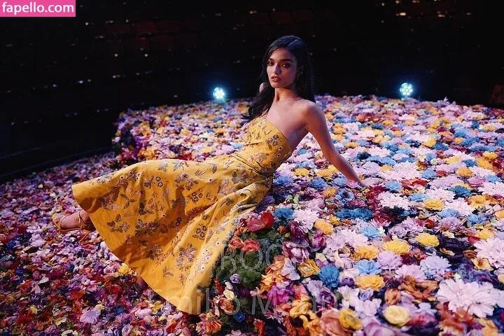 Rachel Zegler Onlyfans Photo Gallery 