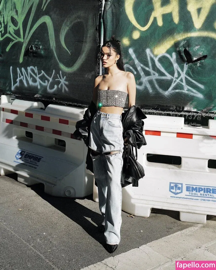 Rachel Zegler Onlyfans Photo Gallery 