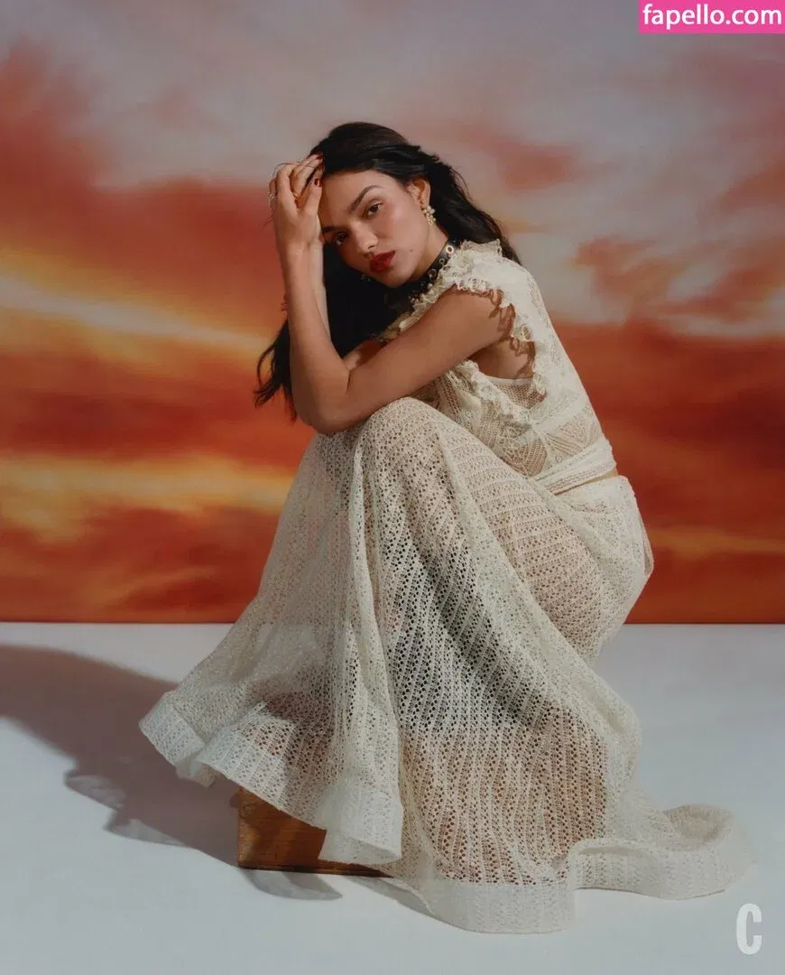 Rachel Zegler Onlyfans Photo Gallery 