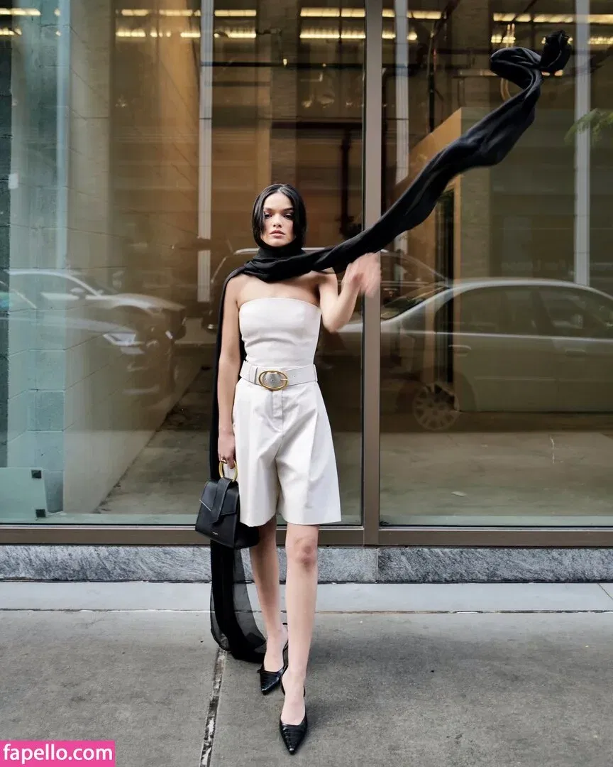 Rachel Zegler Onlyfans Photo Gallery 