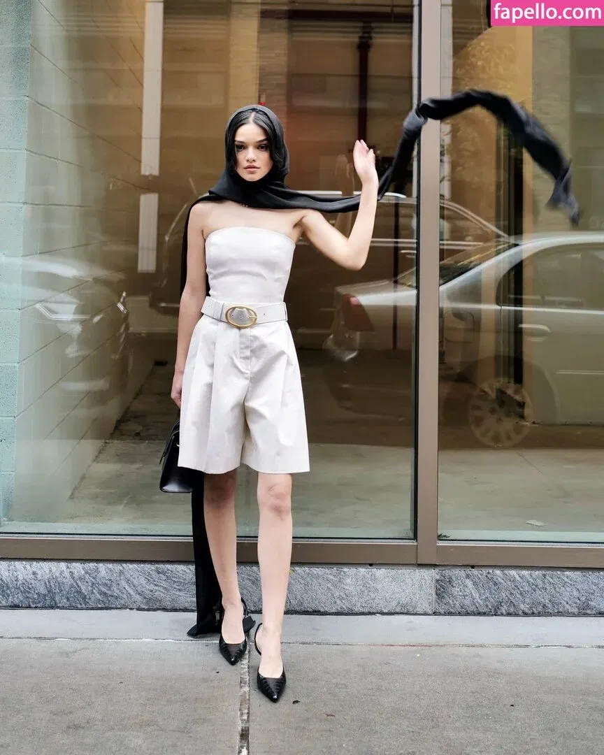 Rachel Zegler Onlyfans Photo Gallery 