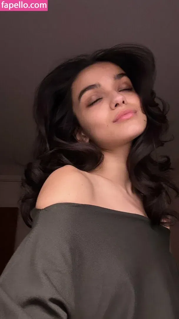 Rachel Zegler Onlyfans Photo Gallery 