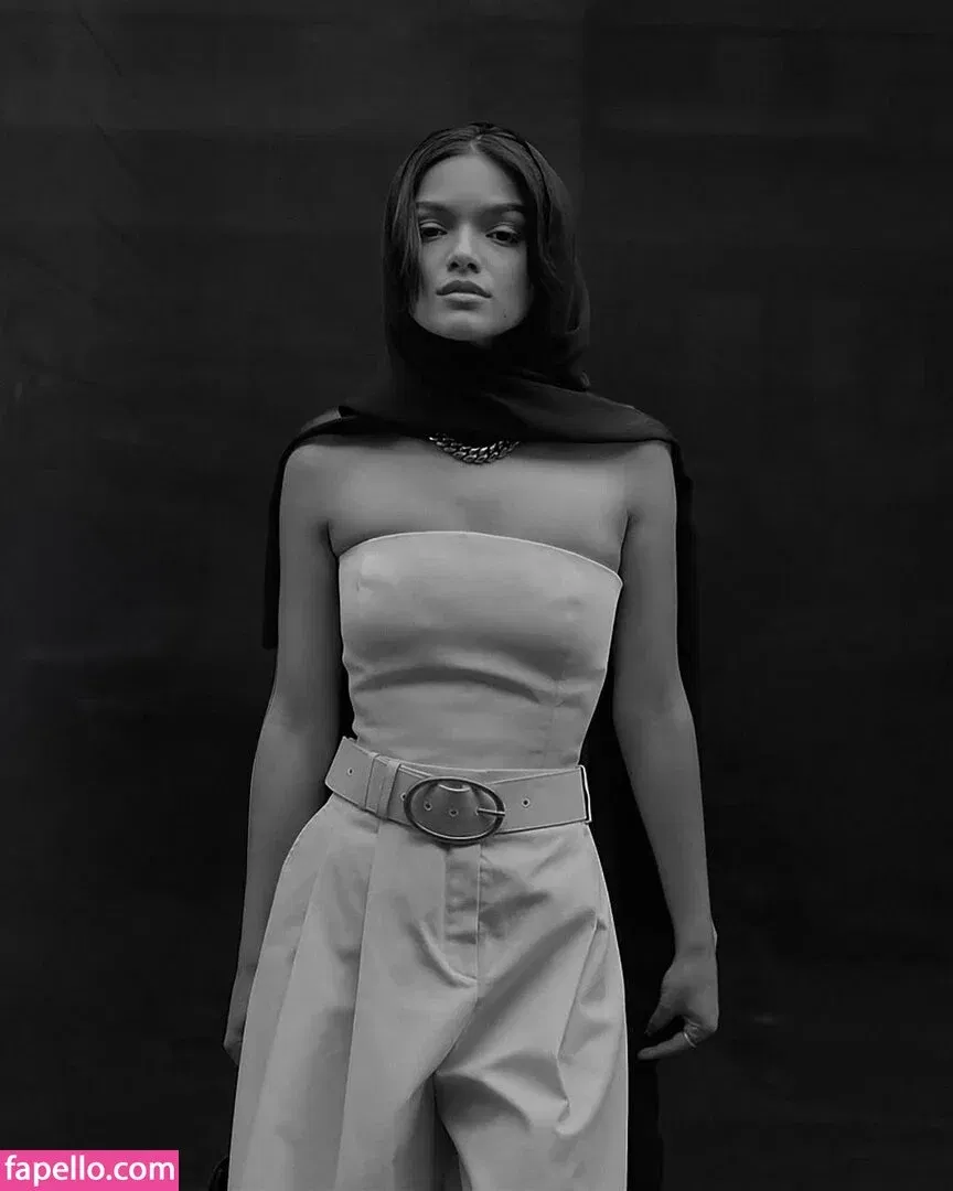 Rachel Zegler Onlyfans Photo Gallery 