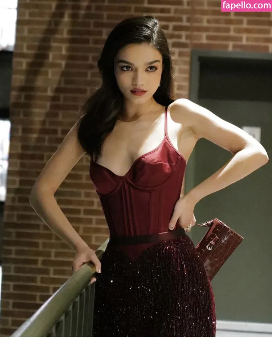Rachel Zegler Onlyfans Photo Gallery 