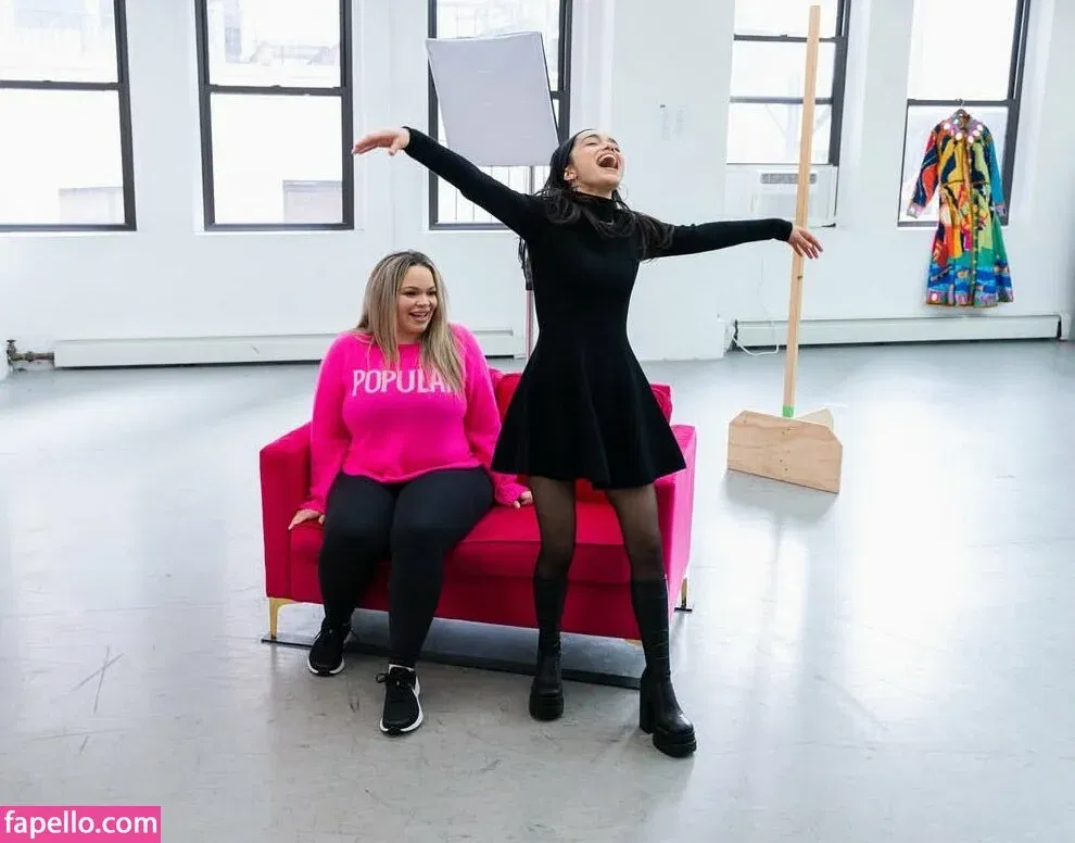 Rachel Zegler Onlyfans Photo Gallery 