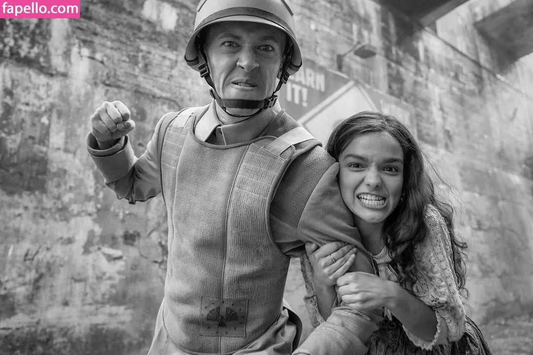 Rachel Zegler Onlyfans Photo Gallery 