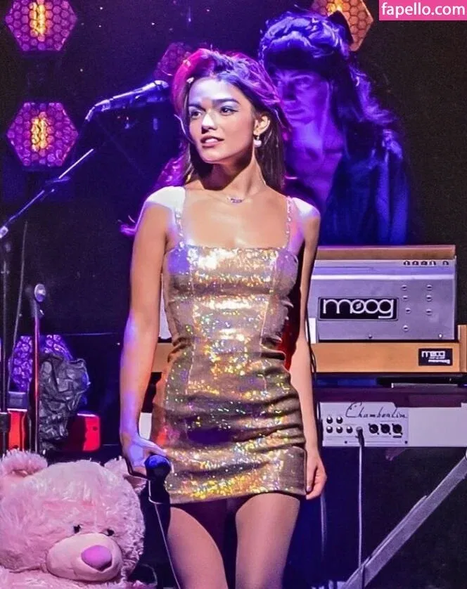 Rachel Zegler Onlyfans Photo Gallery 