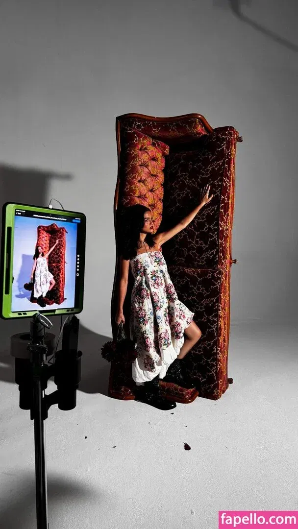 Rachel Zegler Onlyfans Photo Gallery 