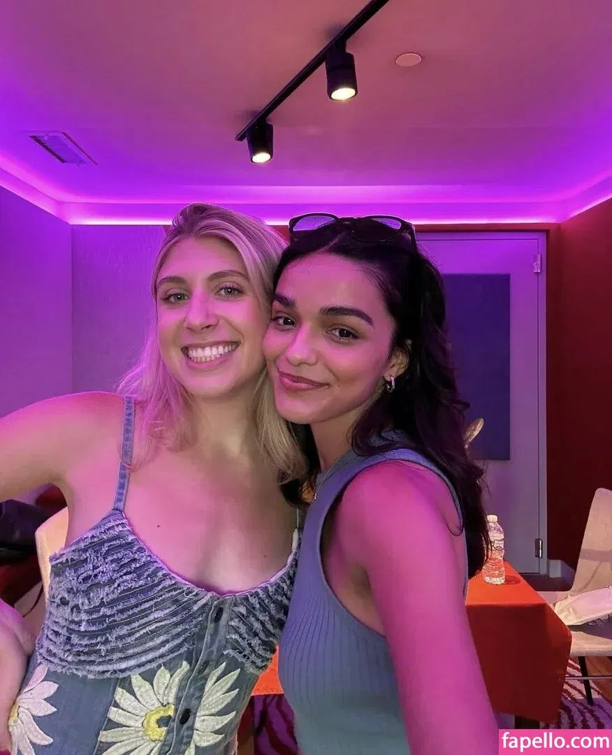 Rachel Zegler Onlyfans Photo Gallery 