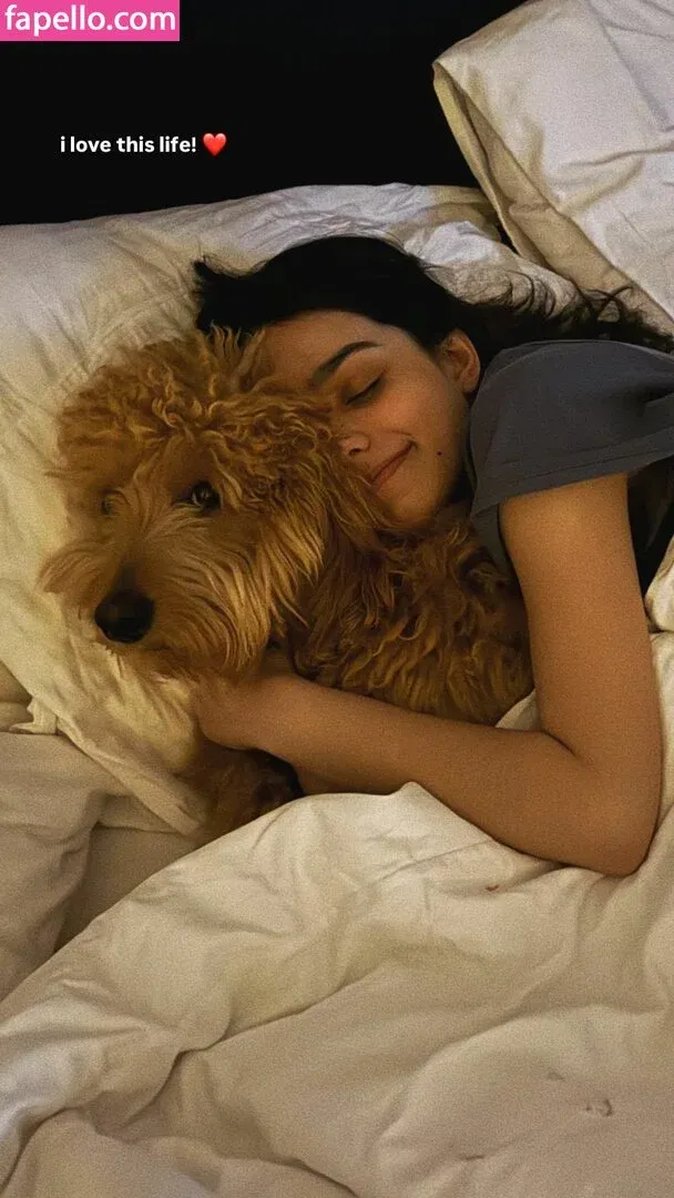 Rachel Zegler Onlyfans Photo Gallery 