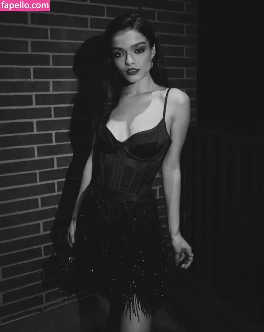 Rachel Zegler Onlyfans Photo Gallery 