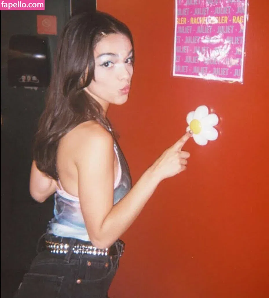 Rachel Zegler Onlyfans Photo Gallery 