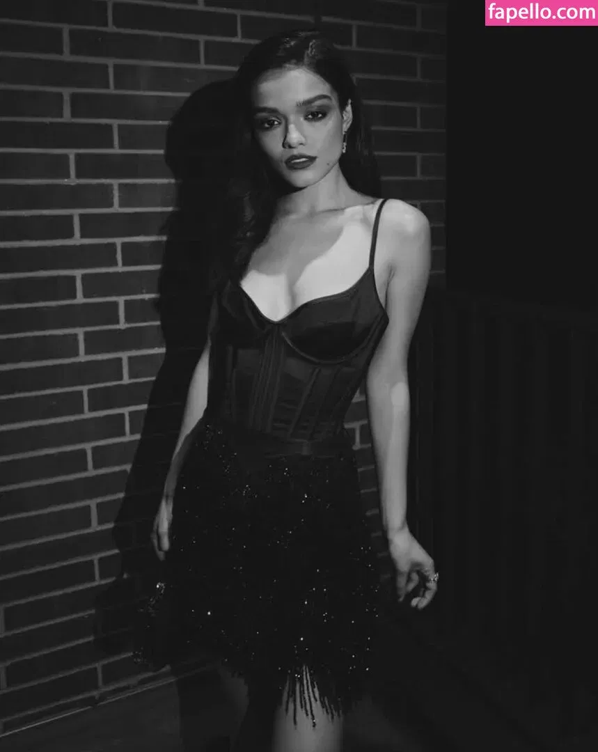 Rachel Zegler Onlyfans Photo Gallery 