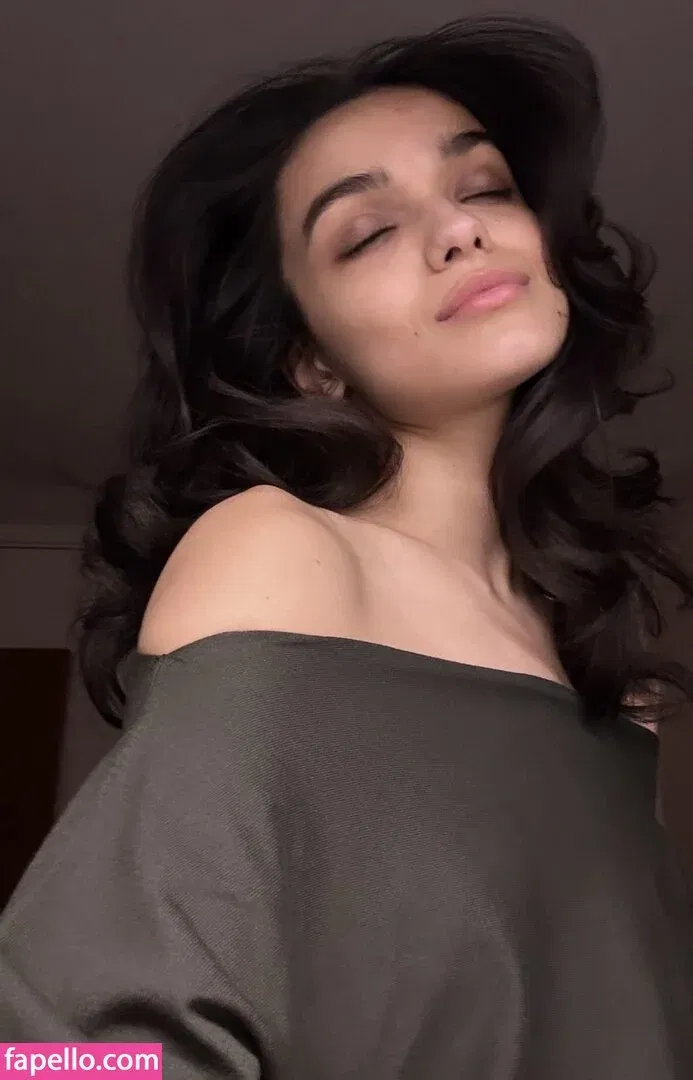 Rachel Zegler Onlyfans Photo Gallery 