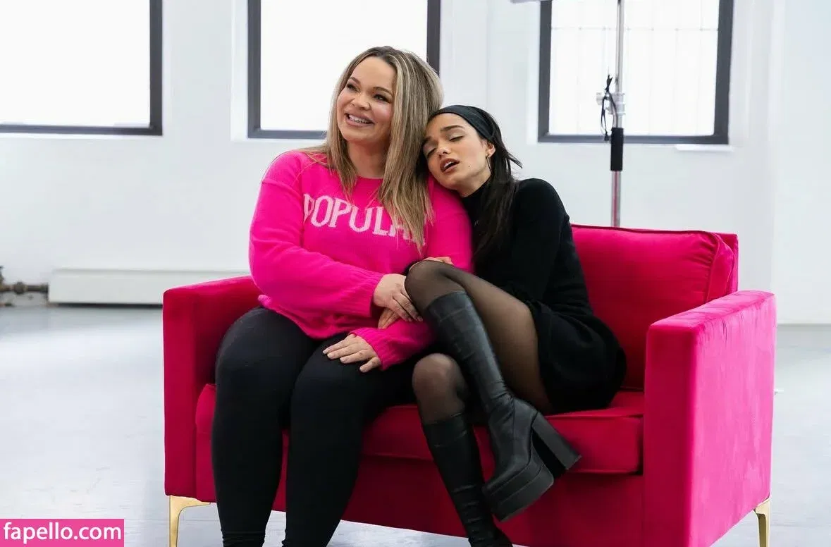 Rachel Zegler Onlyfans Photo Gallery 