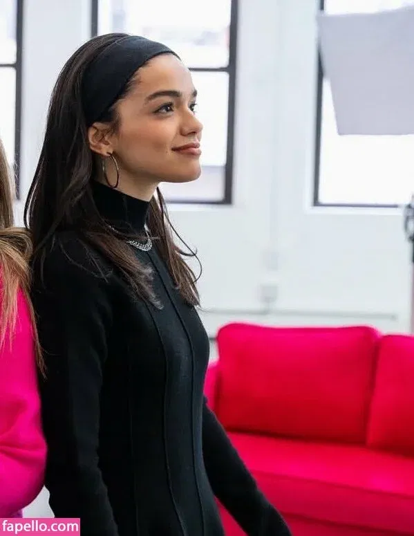 Rachel Zegler Onlyfans Photo Gallery 