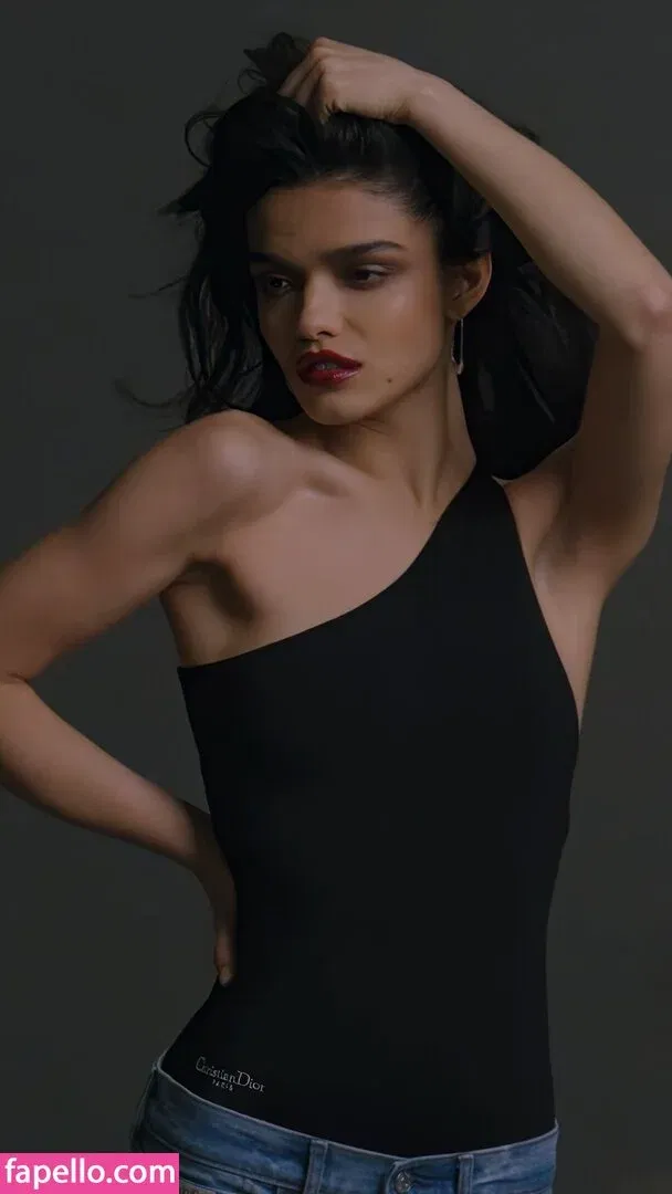 Rachel Zegler Onlyfans Photo Gallery 