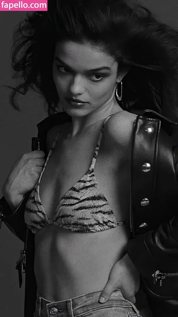 Rachel Zegler Onlyfans Photo Gallery 