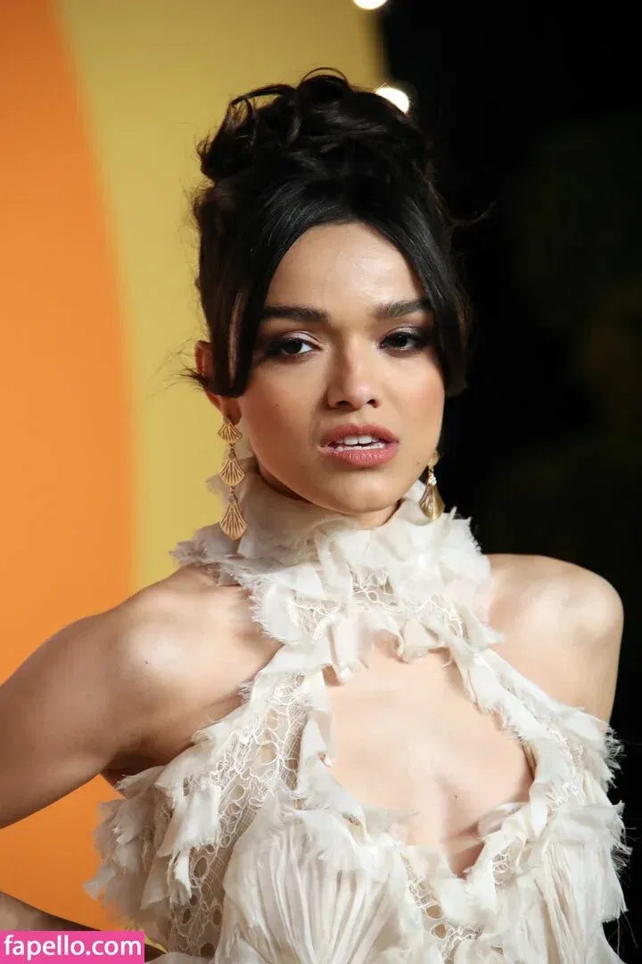 Rachel Zegler Onlyfans Photo Gallery 