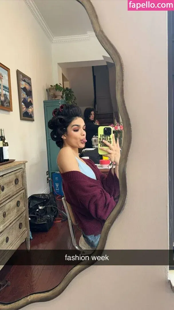 Rachel Zegler Onlyfans Photo Gallery 