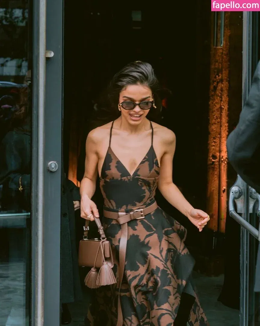 Rachel Zegler Onlyfans Photo Gallery 