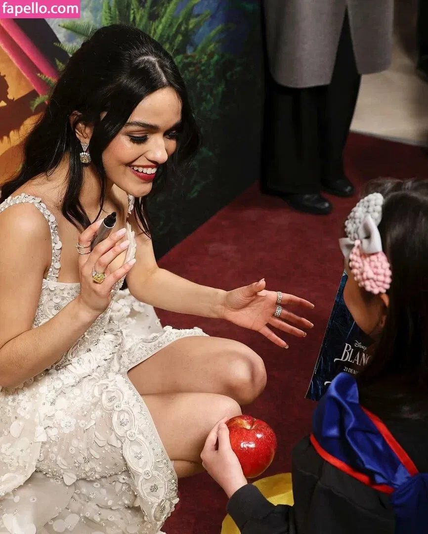 Rachel Zegler Onlyfans Photo Gallery 