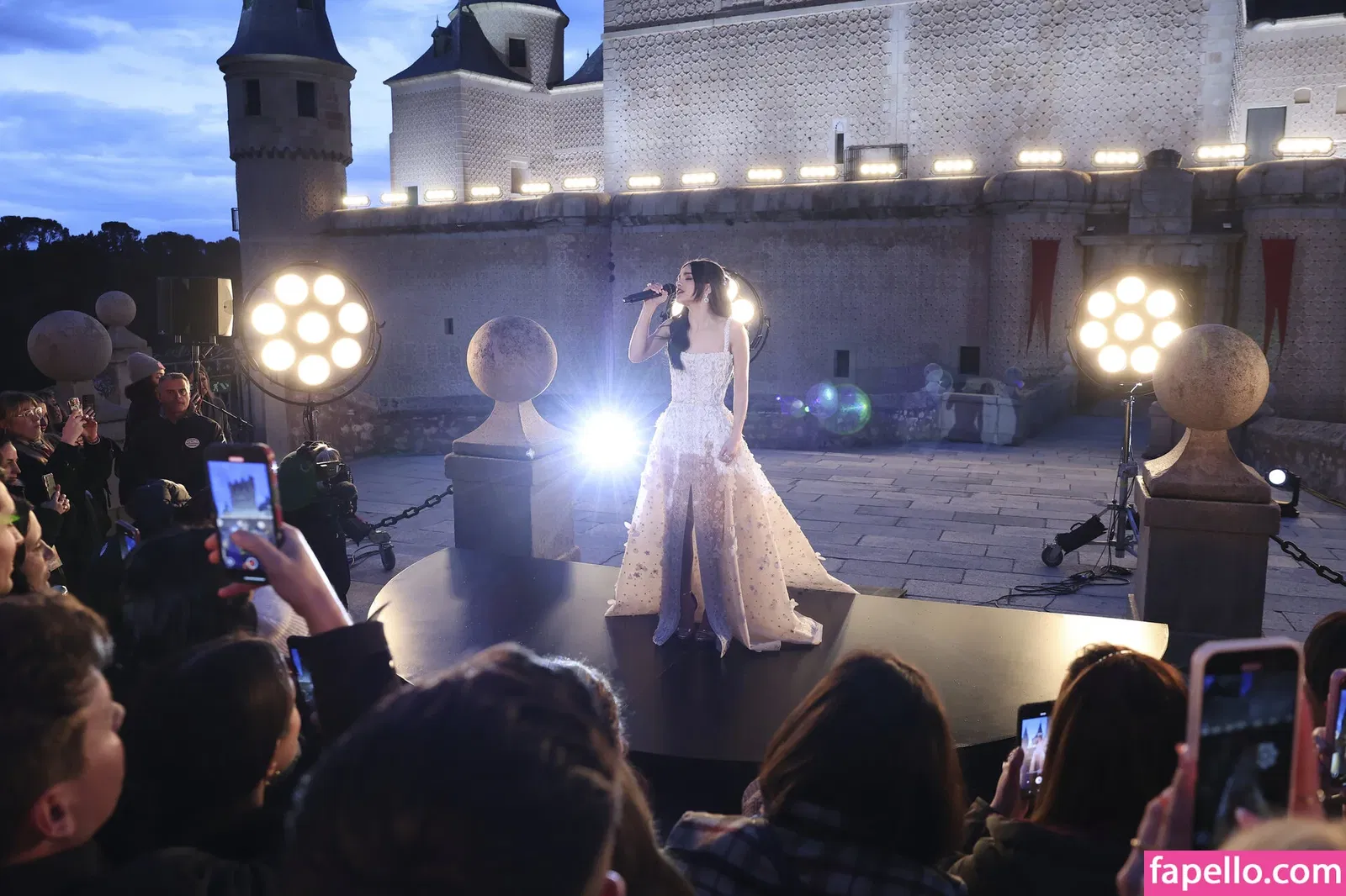 Rachel Zegler Onlyfans Photo Gallery 