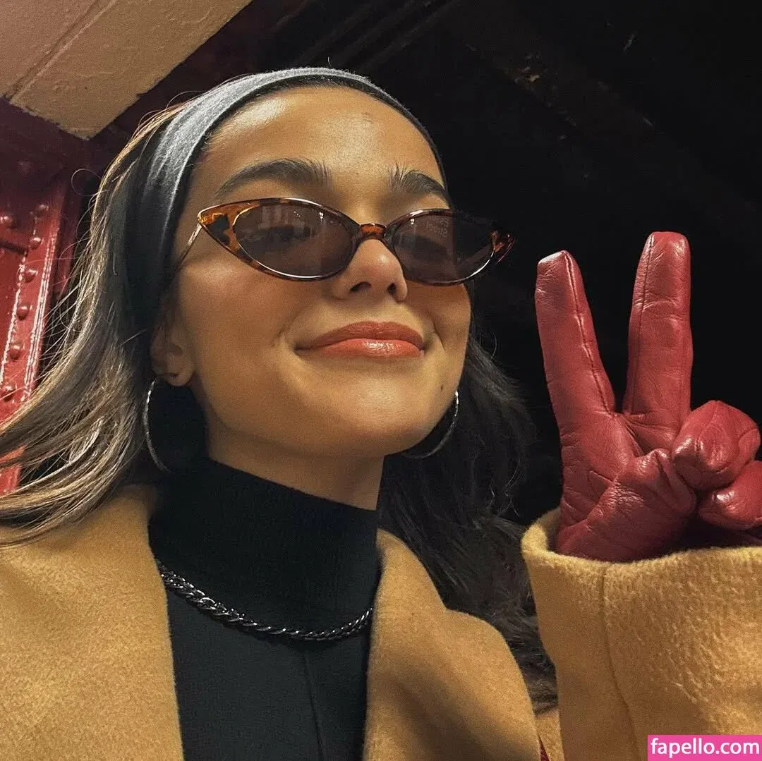 Rachel Zegler Onlyfans Photo Gallery 