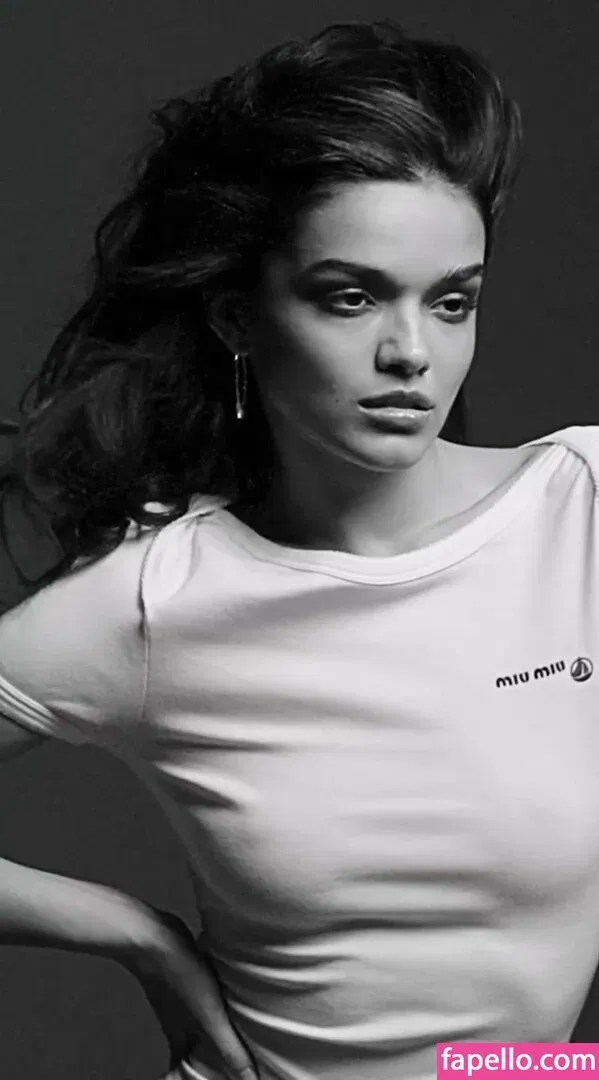 Rachel Zegler Onlyfans Photo Gallery 